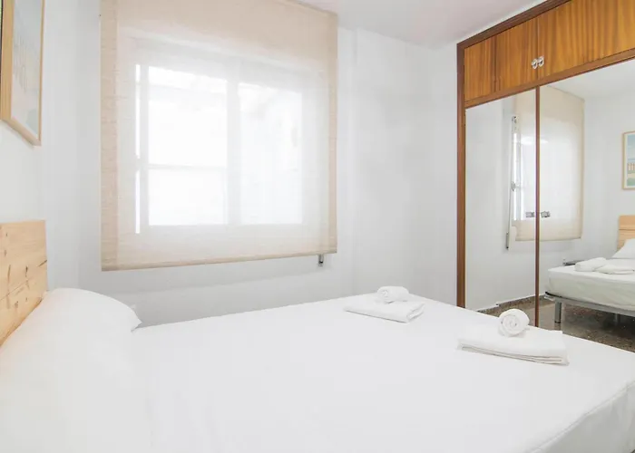 Apartamento A 300m Playa Arenal - *